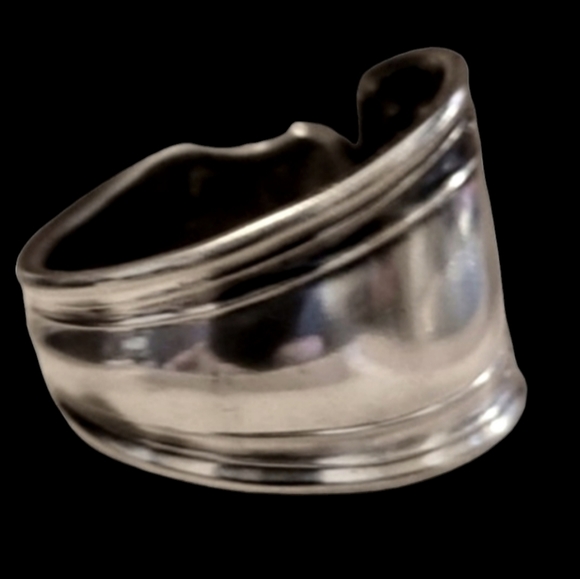 Beautiful Victorian Hand Forged Spoon Ring Size 11 - Picture 2 of 3